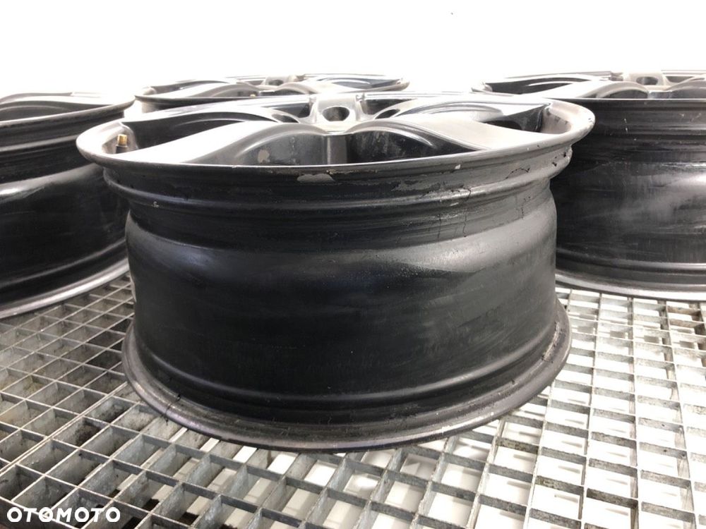 FELGI ALUMINIOWE KOMPLET 18 8J 5X112 ET35 ŚRODEK CENTR. 70.1  AUDI A4 B8 (8K2) 2007 - 2015 - 6