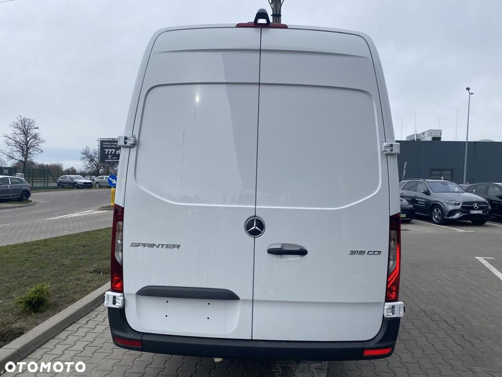 Mercedes-Benz Sprinter - 6