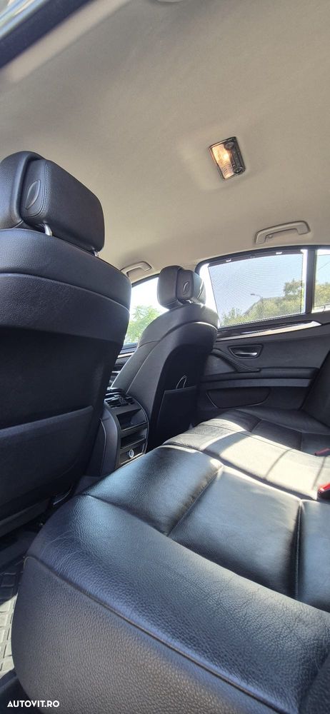 BMW Seria 5 525d xDrive AT - 11