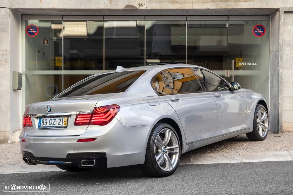 BMW 750 Li xDrive Pack M — fotografia 56