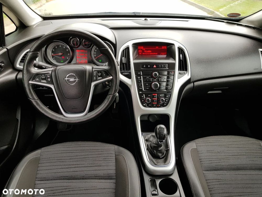 Opel Astra 1.4 Turbo Exklusiv - 27