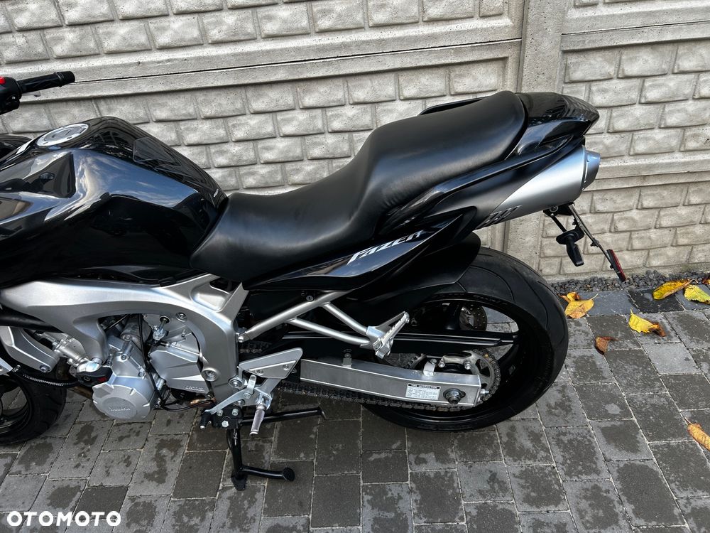 Yamaha FZS - 12