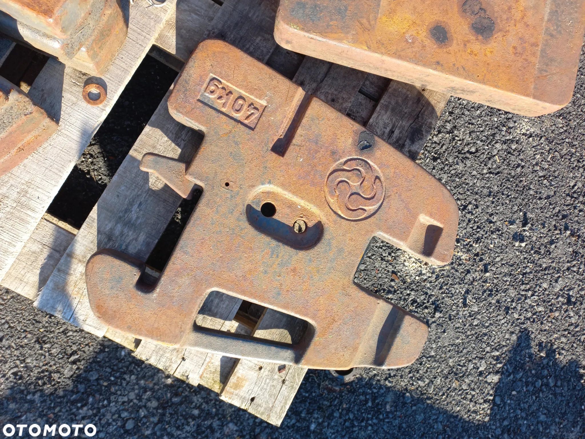 Obciążniki masa balast valtra valmet deutz fahr massey agco K306868 DAVID BROWN,4279804, 048 533 ,7700070546 claas ,obciążniki na koło,renault - 7