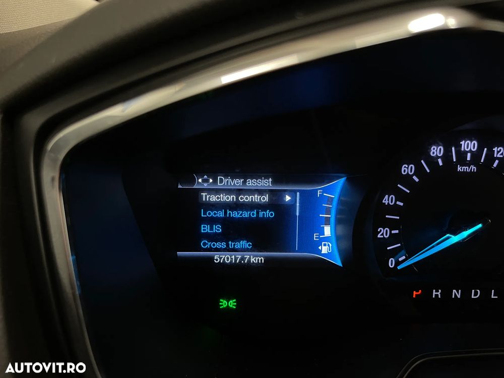 Ford Mondeo 2.0 HEV Titanium - 28