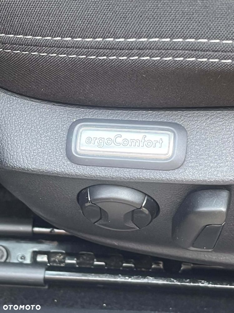 Volkswagen Passat 2.0 TDI SCR DSG Comfortline - 28