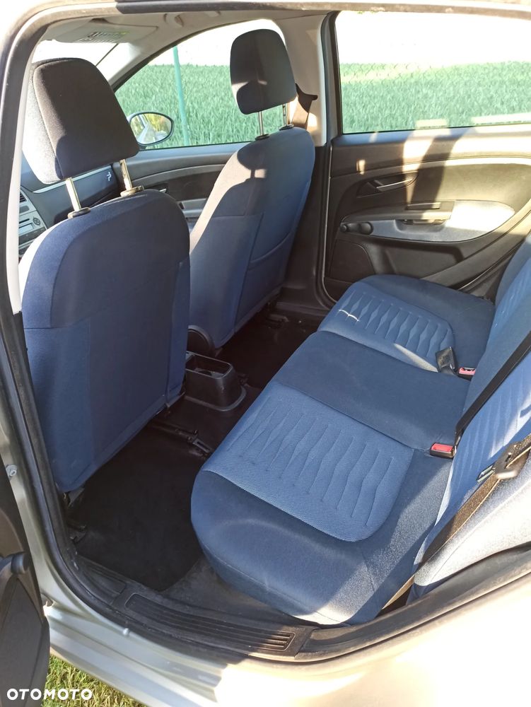 Fiat Grande Punto 1.4 8V - 11