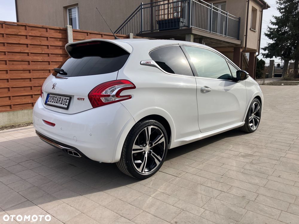 Peugeot 208 1.6 THP GTi - 4
