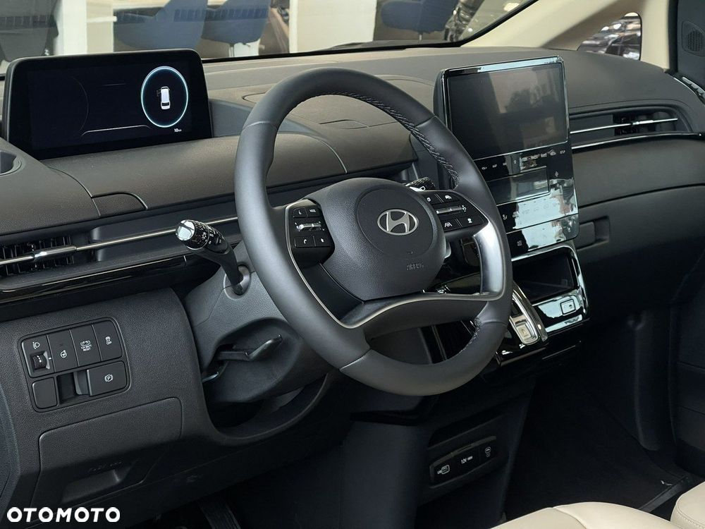 Hyundai Staria - 3