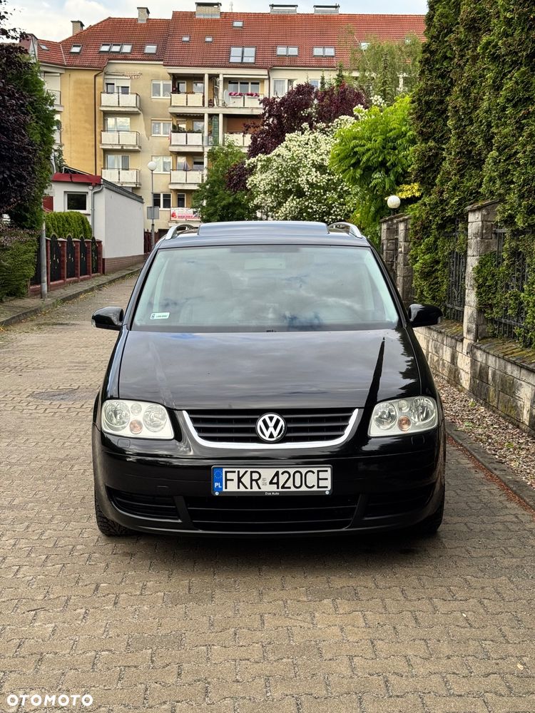 Volkswagen Touran 1.9 TDI Conceptline DSG - 2
