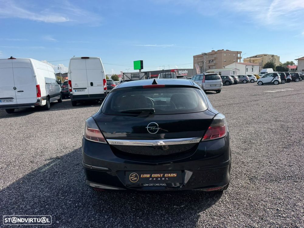 Opel Astra GTC 1.3 CDTi - 11