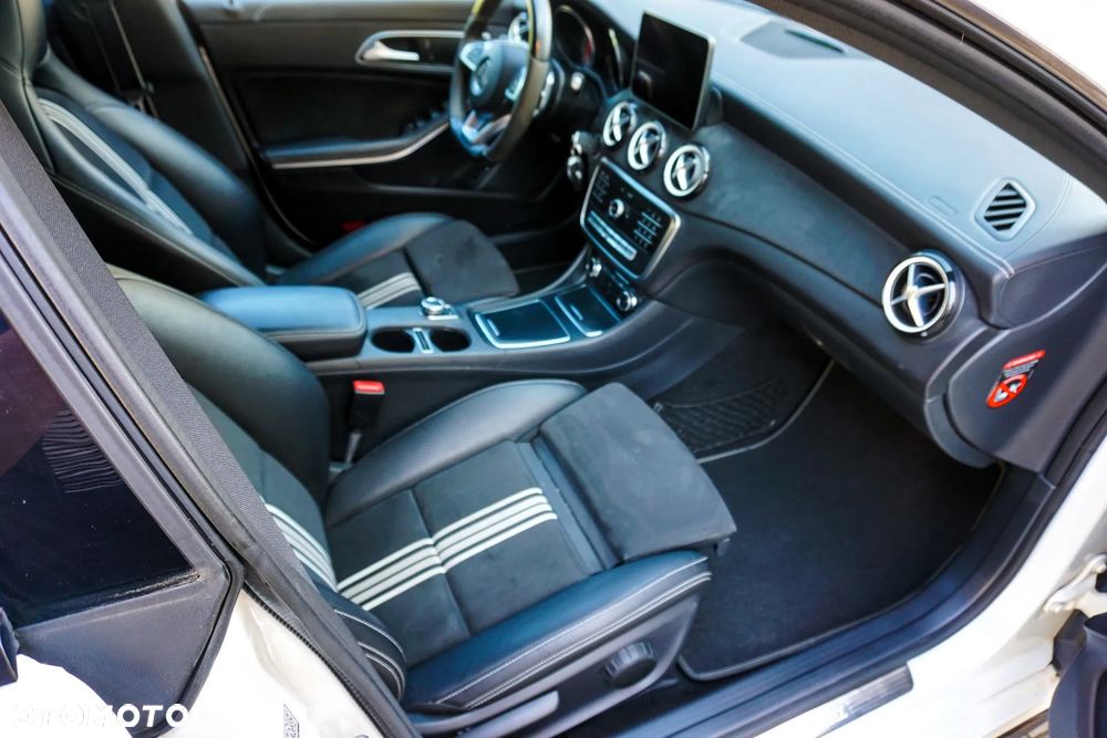 Mercedes-Benz CLA 200 7G-DCT Edition 1 - 37