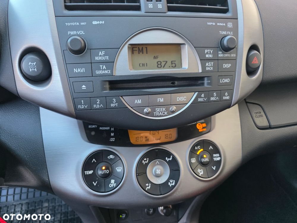 Toyota RAV4 2.0 4x4 Sol - 24