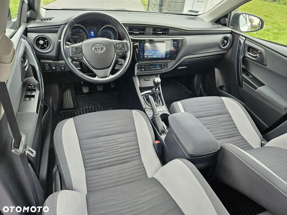Toyota Auris - 21