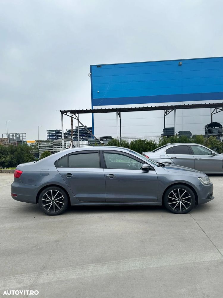 Volkswagen Jetta 1.6 TDI DPF Highline - 1