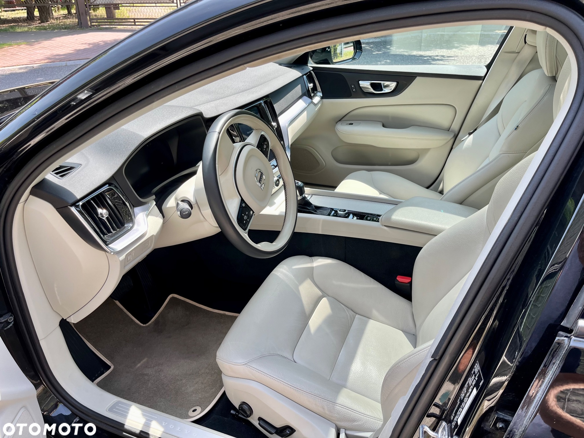 Volvo S60 T5 Momentum Pro - 7