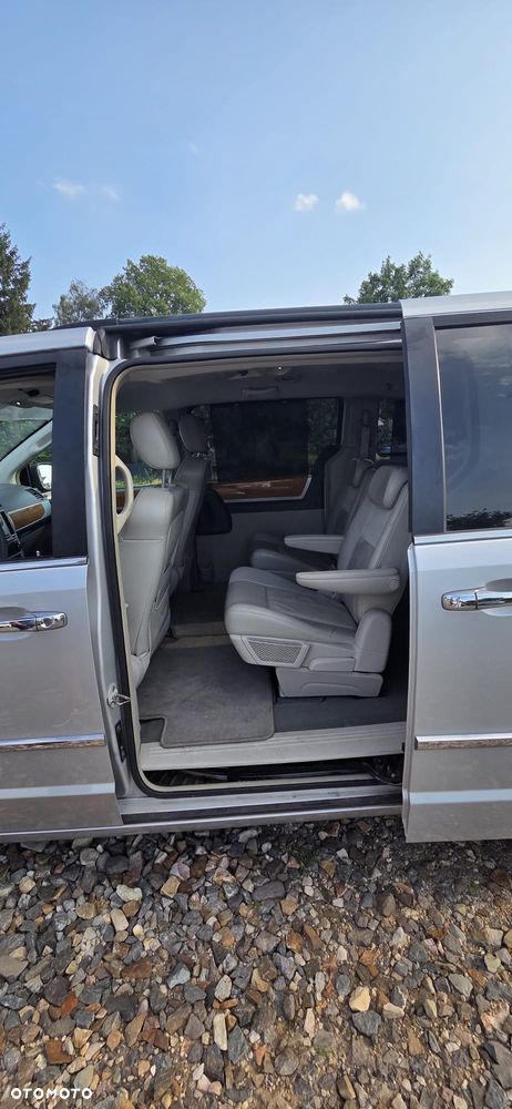 Chrysler Town & Country 4.0 Limited - 30