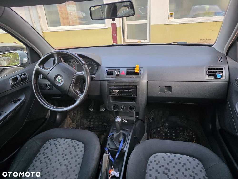 Skoda Fabia 2007 photo 4