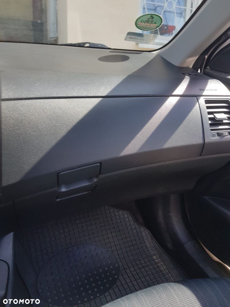 Toyota Corolla 1.6 Luna - 11