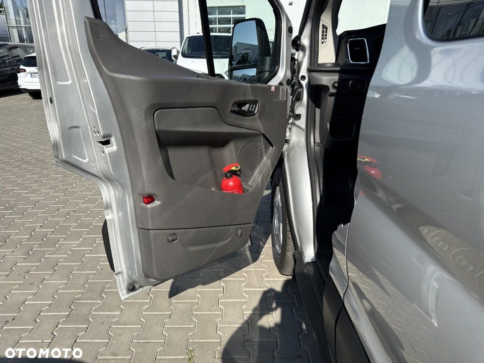 Ford Transit - 11