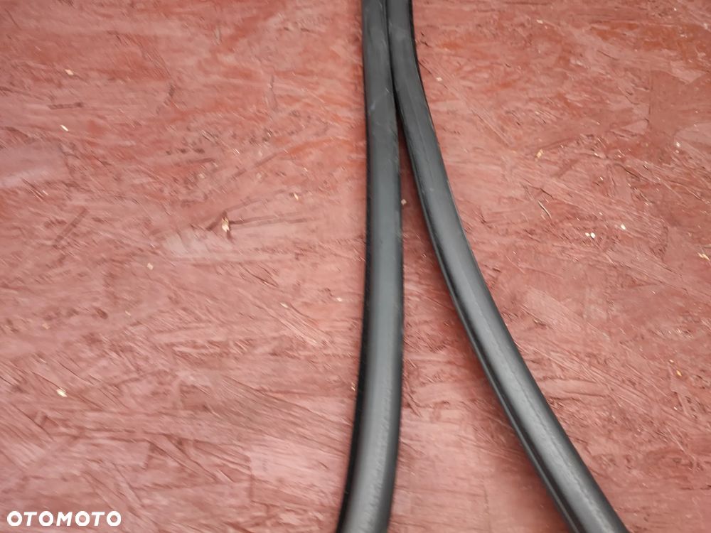 BMW F11 / F11N ORYGINALNE USZCZELKI DRZWI TYŁ LEWA / PRAWA W BDB STANIE O NR. 51 76 7 199 770 OEM - 9