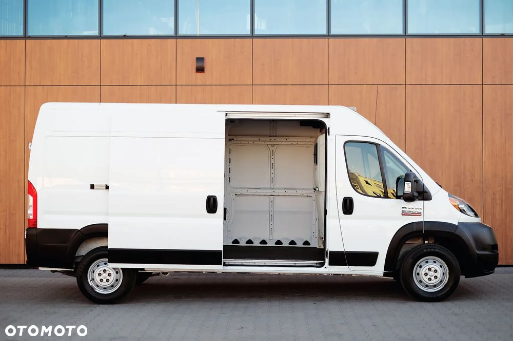 Dodge RAM PROMASTER 2500 - 10