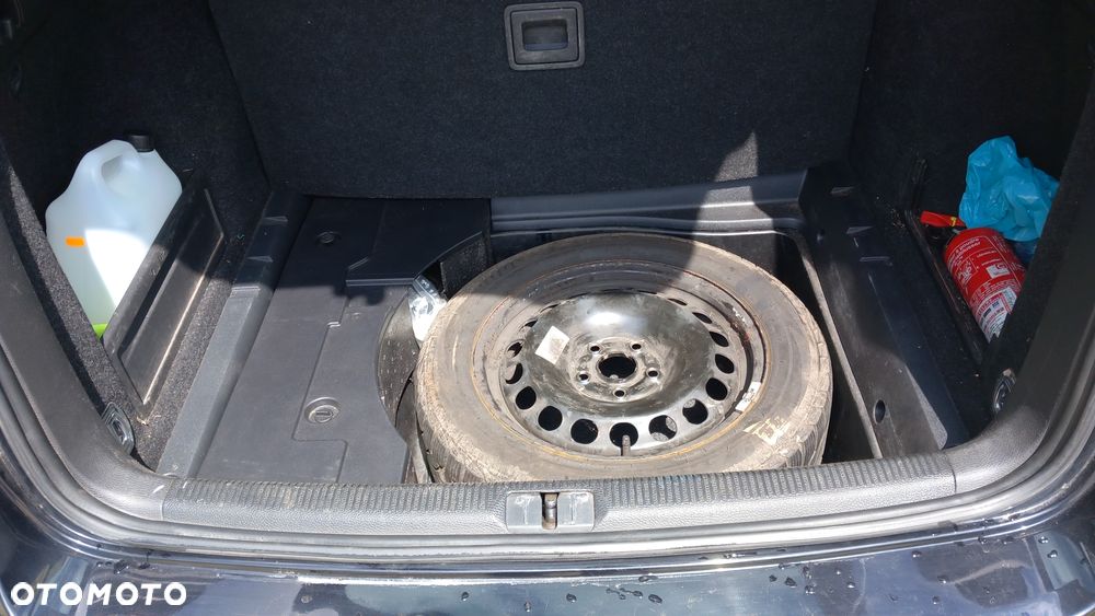 Volkswagen Passat 1.6 TDI Comfortline - 8