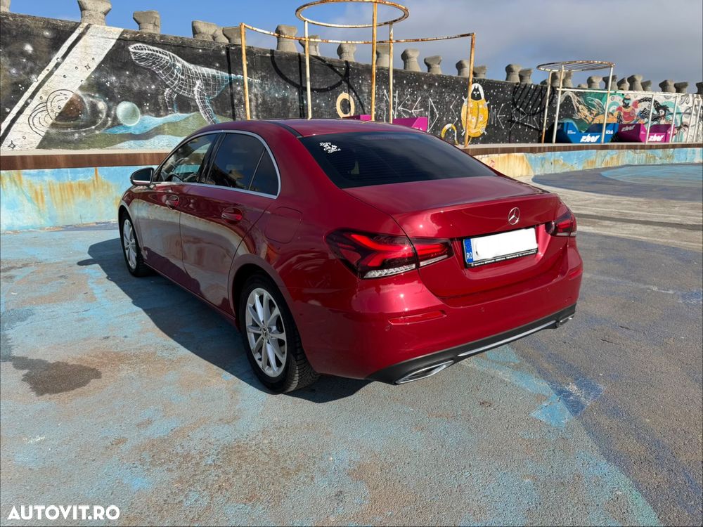 Mercedes-Benz A 180 d Sedan 8G-DCT - 4