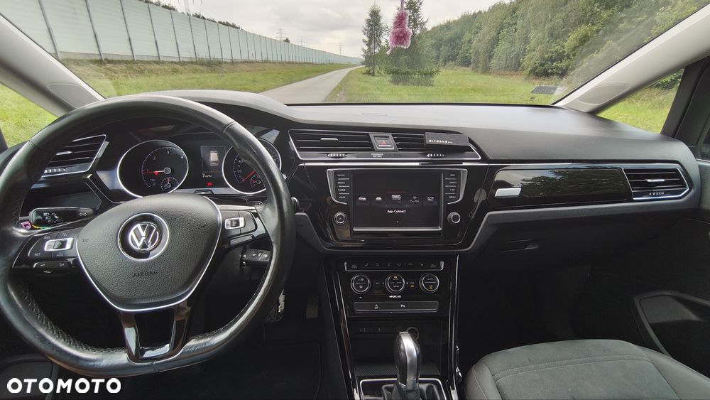 Volkswagen Touran - 5