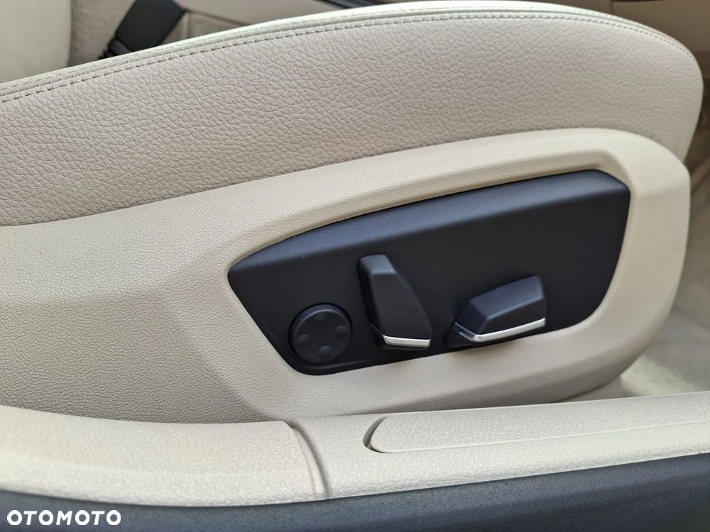 BMW Seria 7 740i Edition Exclusive - 23