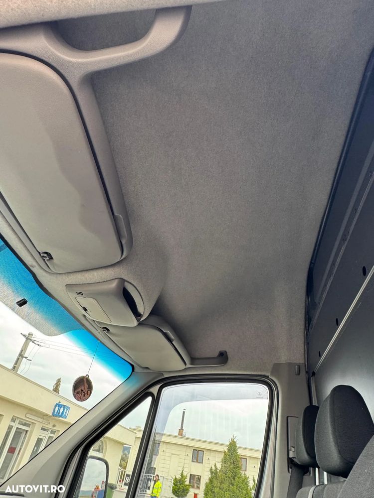 Mercedes-Benz Sprinter - 22