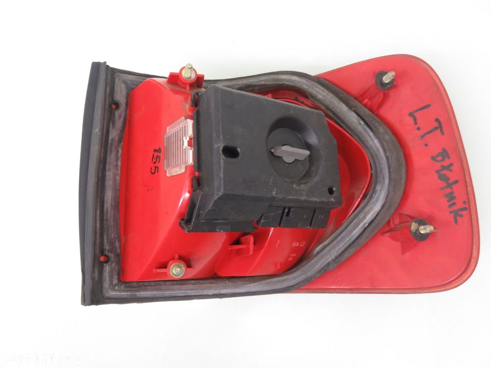 LAMPA LEWA TYLNA AUDI 80 B4 SEDAN 8A0945095E - 2