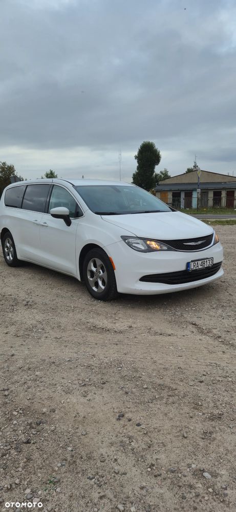 Chrysler Pacifica - 1