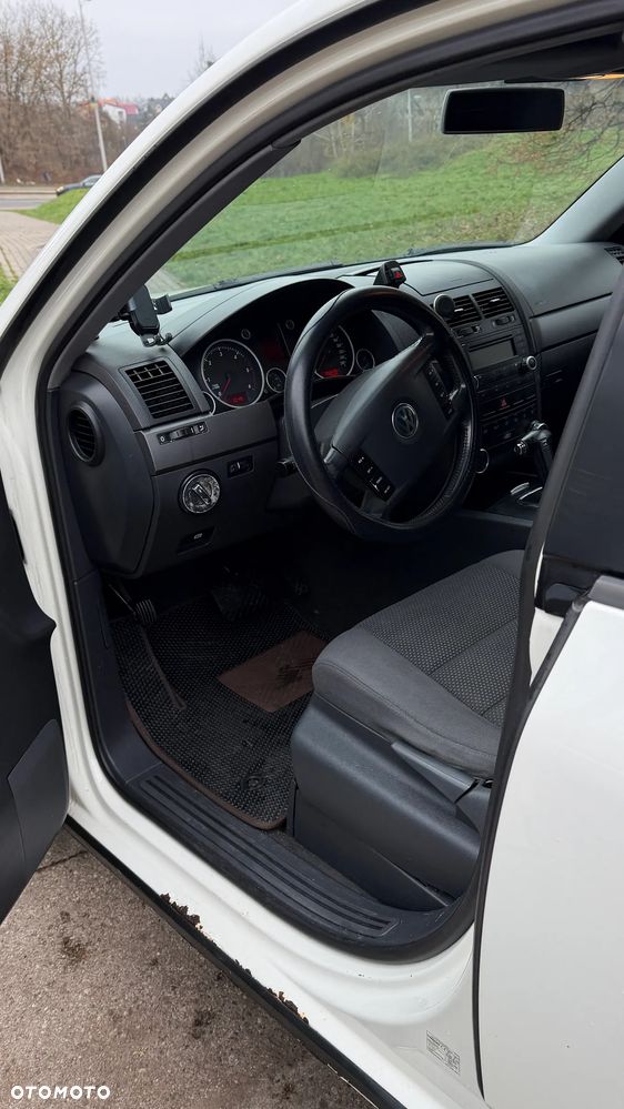 Volkswagen Touareg - 13