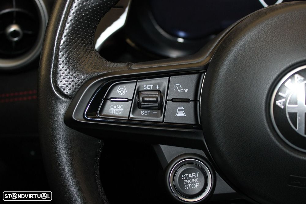 Alfa Romeo Tonale 1.3 Plug-In Hybrid Veloce e-AWD - 12