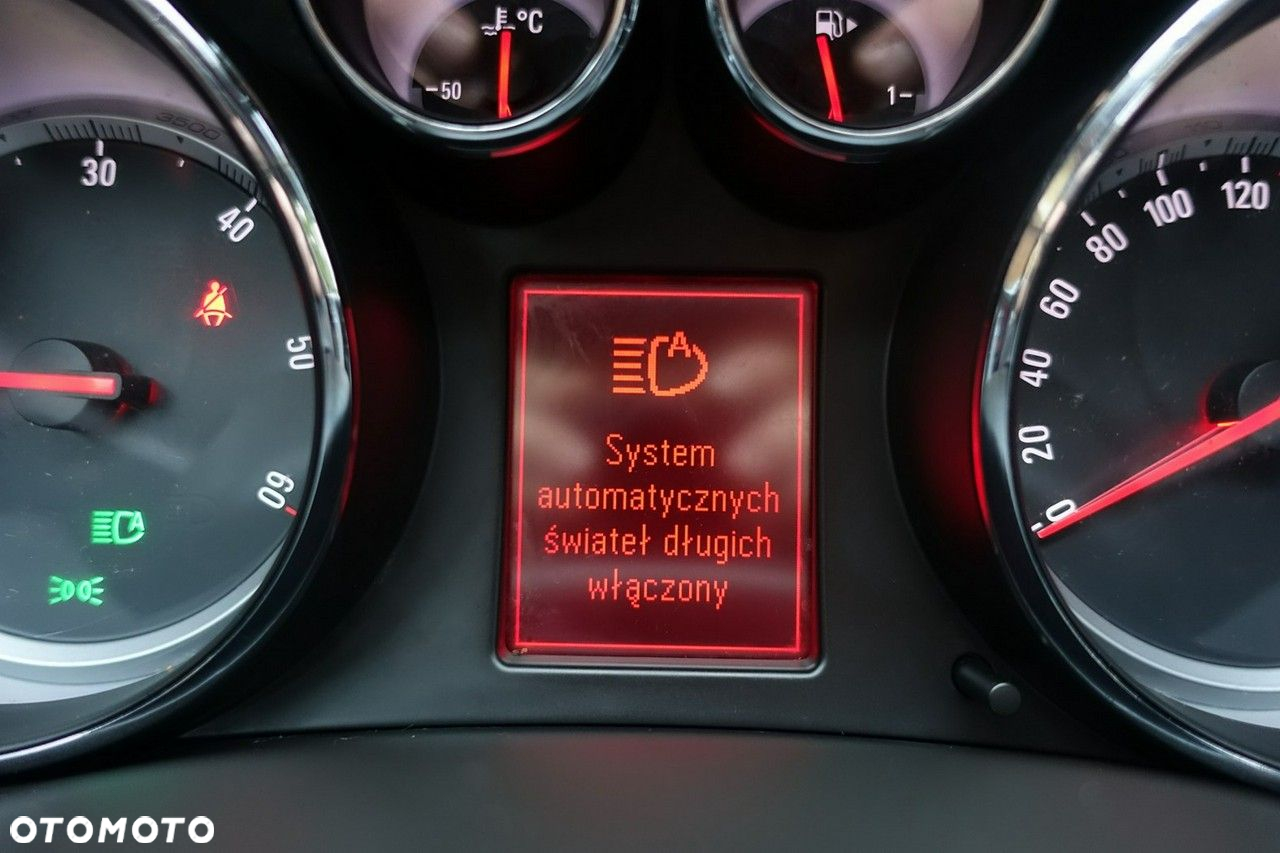 Opel Insignia - 15