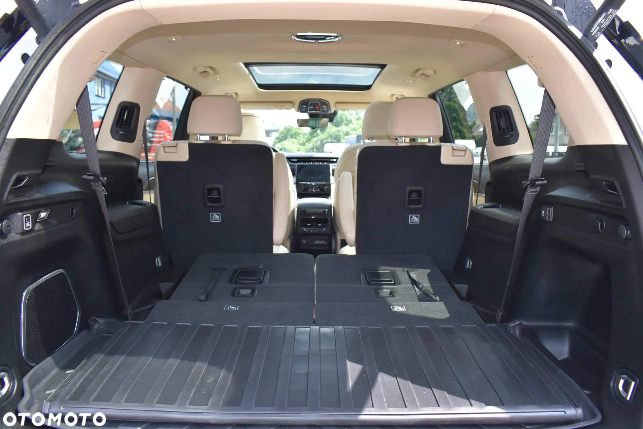 Jeep Grand Cherokee - 10