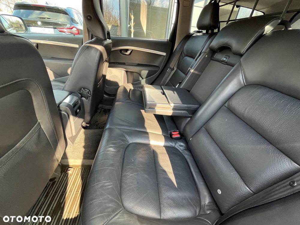 Volvo XC 70 D5 AWD Momentum - 10