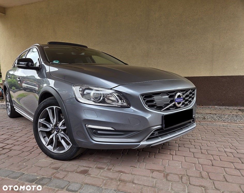 Volvo V60 Cross Country D4 Geartronic Summum - 1