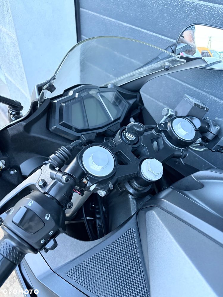 Yamaha YZF - 3