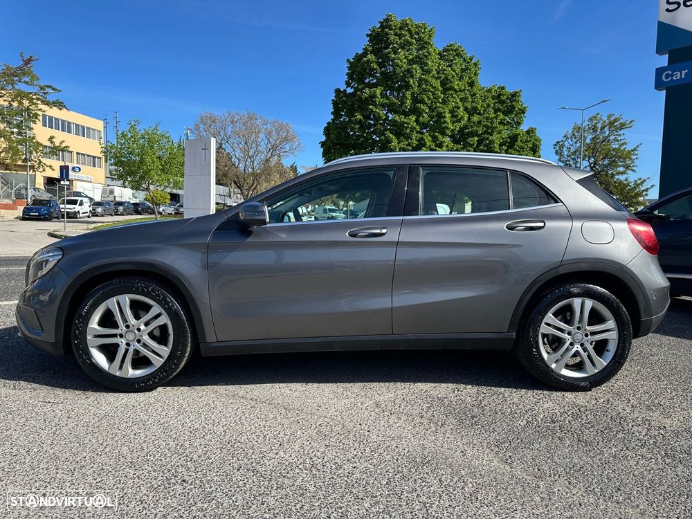 Mercedes-Benz GLA 220 d 4Matic 7G-DCT Style - 4