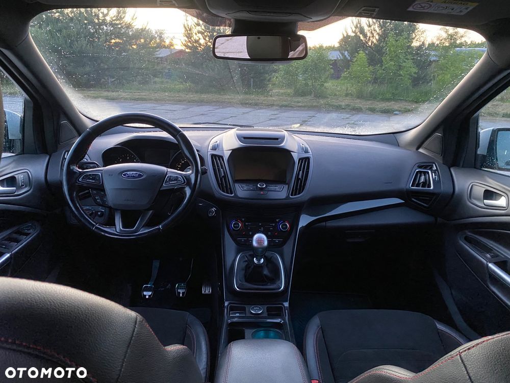 Ford Kuga 2.0 TDCi FWD ST-Line - 28