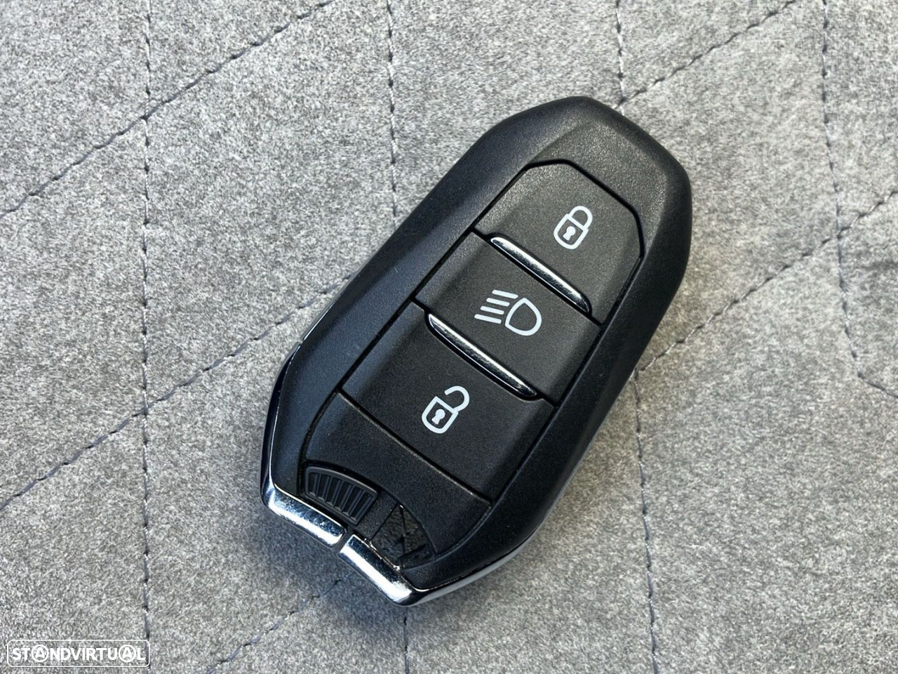 Peugeot e-2008 50 kWh GT - 18