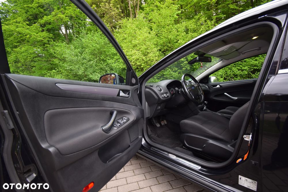 Ford Mondeo - 11