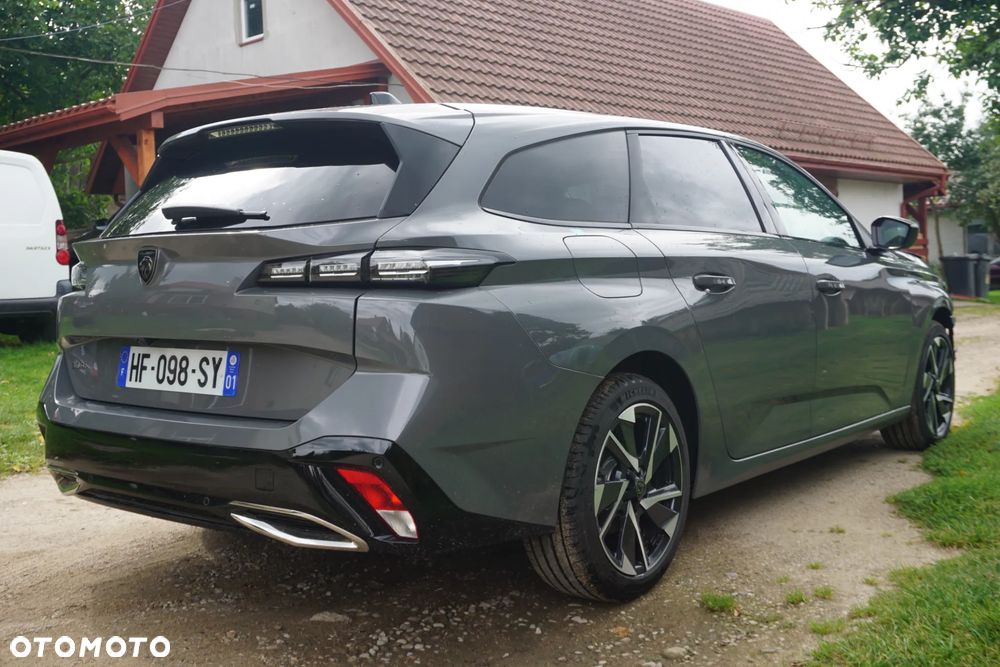 Peugeot 308 1.2 mHEV Allure S&S e-DCS6 - 8
