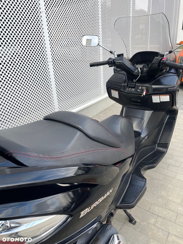Suzuki Burgman - 10