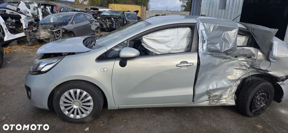 KIA RIO III sedan fotel lewy przód - 9