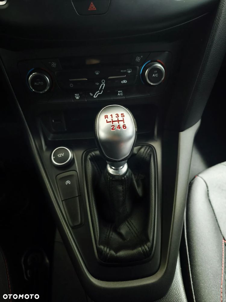 Ford Focus 1.5 EcoBoost ST-Line ASS - 17