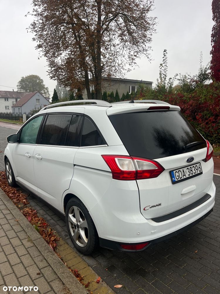 Ford Grand C-MAX - 9