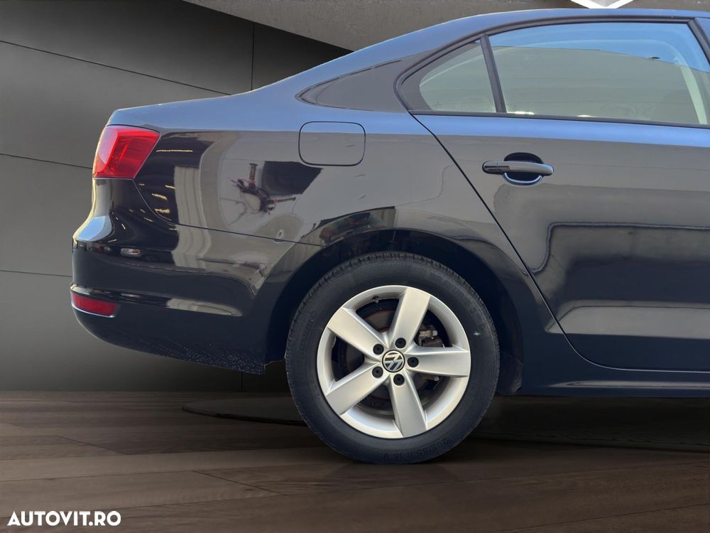 Volkswagen Jetta - 18