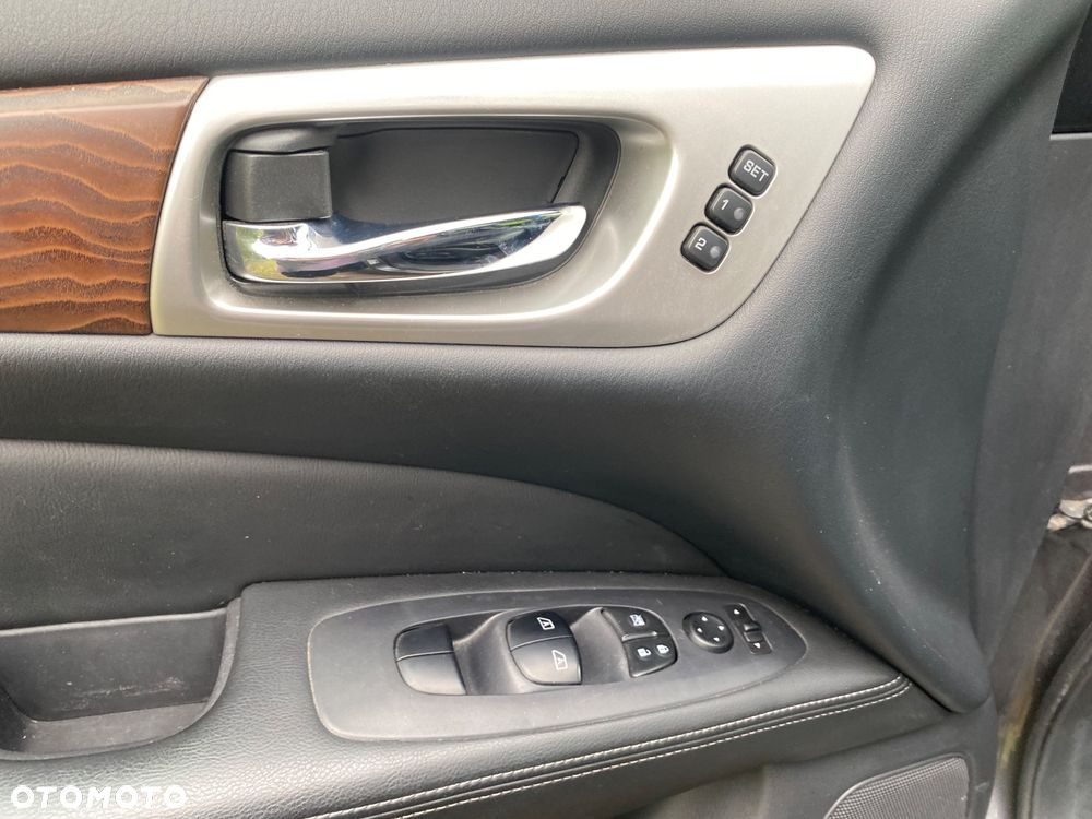Nissan Pathfinder - 19